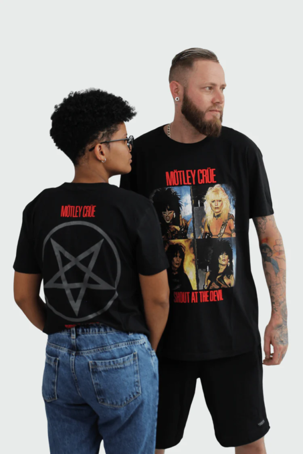 CAMISETA MOTLEY CRUE - SHOUT AT THE DEVIL